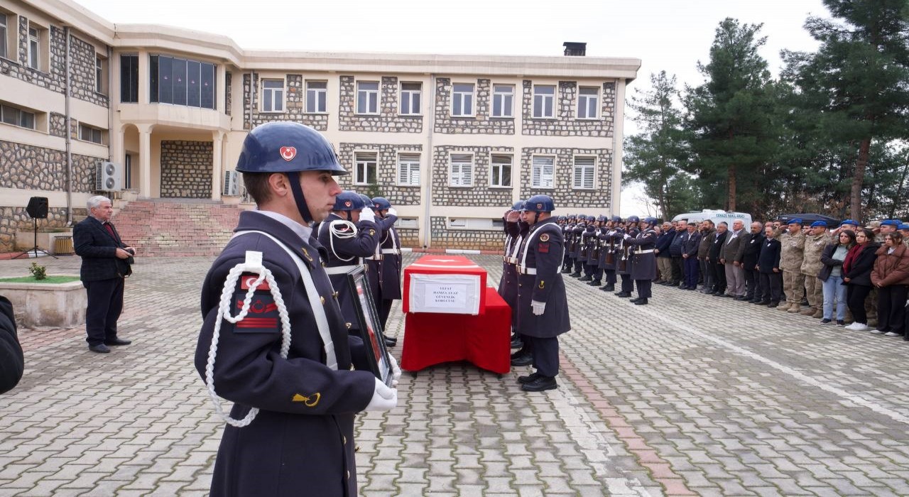 Kuzey Irakta kalp krizi geçiren güvenlik korucusu son yolculuğuna uğurlandı