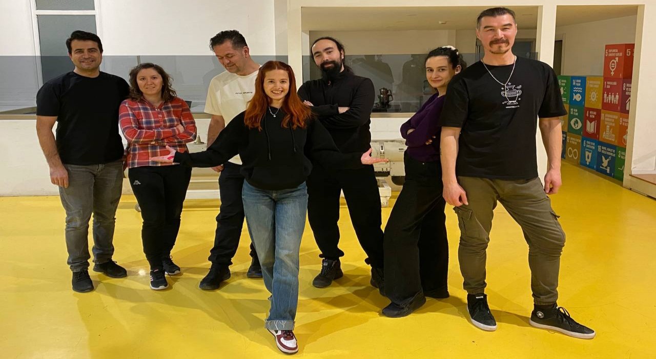 Latin danslarını Tepebaşında öğreniyorlar