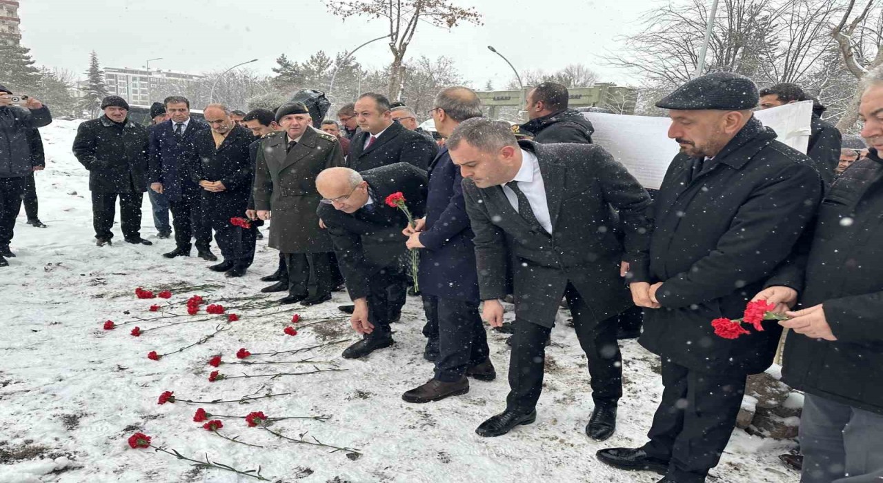 Malatyada 6 Şubat depreminde hayatını kaybedenler anıldı