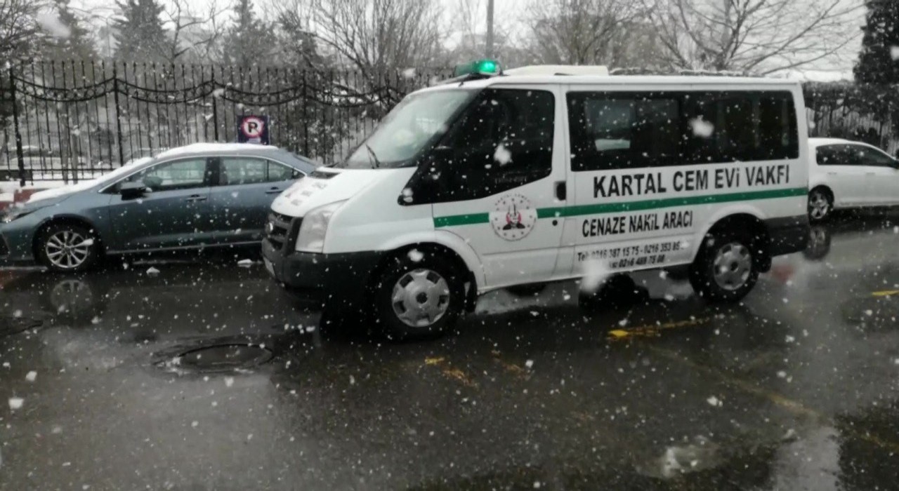 Maltepede husumetlisi, 19 yaşındaki gence kurşun yağdırdı