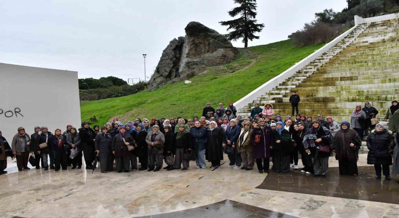Manisa BÜyükşehirden yüzlerce kadına kültürel gezi