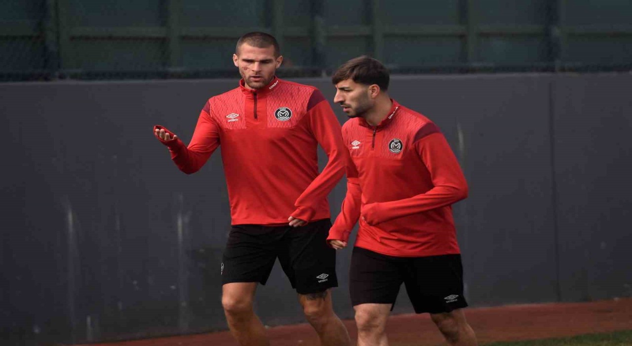 Manisa FKda Adanaspor mesaisi başladı
