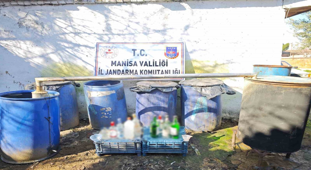 Salihli’de 1 Ton Sahte İçki Ele Geçirildi