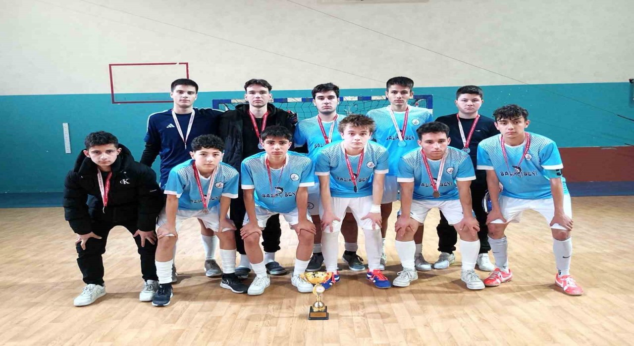 Manisada Okul Sporları Futsal Gençler İl Birinciliği müsabakaları sona erdi