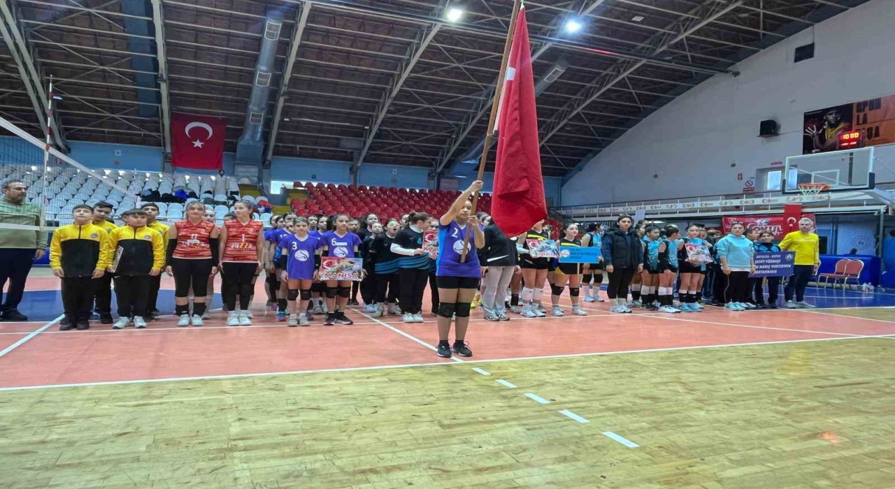 Manisada Okul Sporları Voleybol Grup Müsabakaları başladı