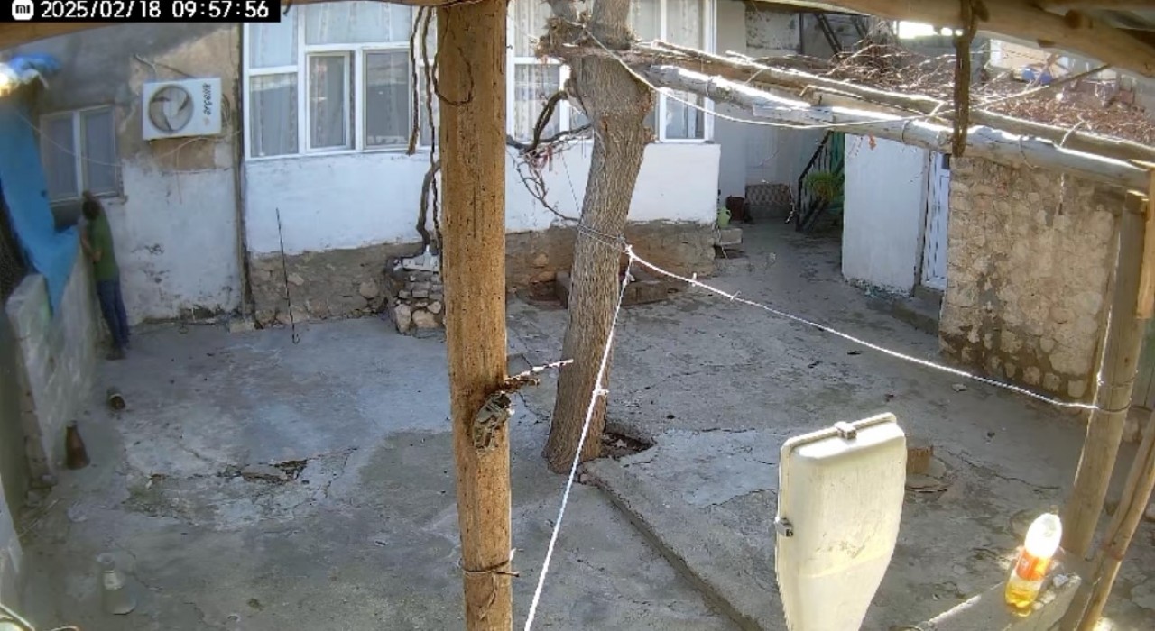 Mardinde acemi hırsız ev sahibine yakalandı