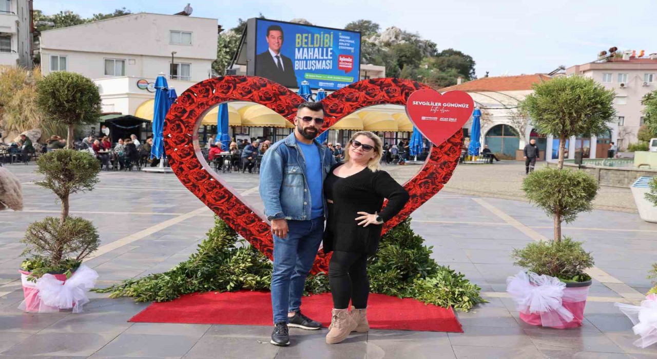 Marmariste Sevgililer Günü için özel fotoğraf panosu kuruldu
