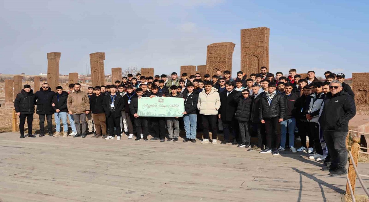 Maziden Atiye Ahlat programıyla şehit ve gazi çocukları bölgeyi gezdi