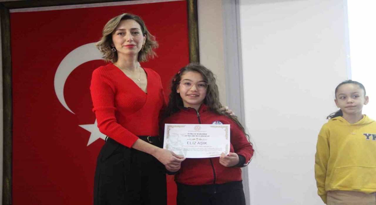 Menteşede İstiklal Marşını güzel okuma yarışması düzenlendi