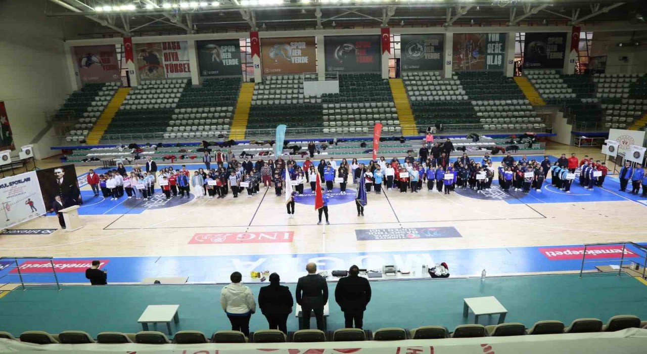Menteşede yıldızlar dart grup birinciliği heyecanı başladı