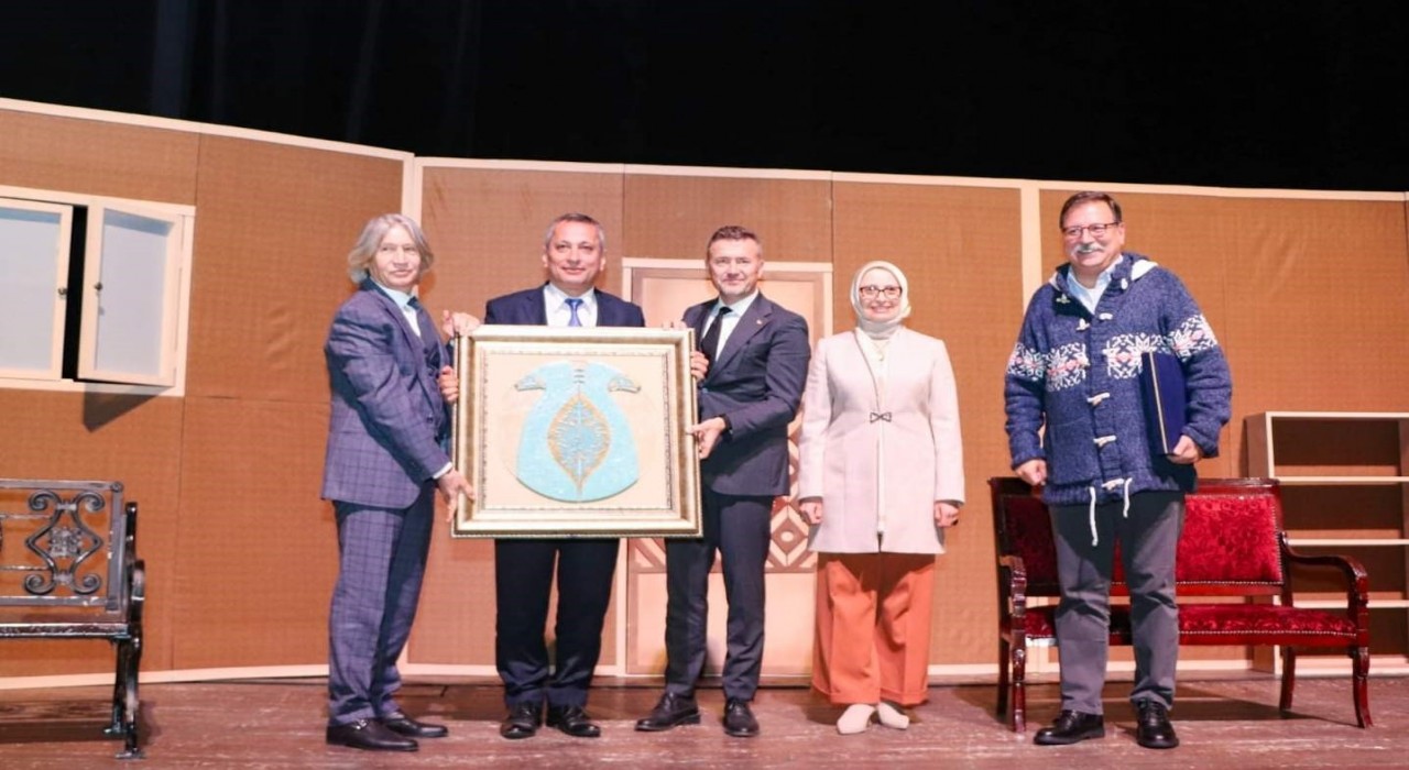 Mersinde bağımlılığa karşı Beynimdeki Güç adlı oyunun galası yapıldı