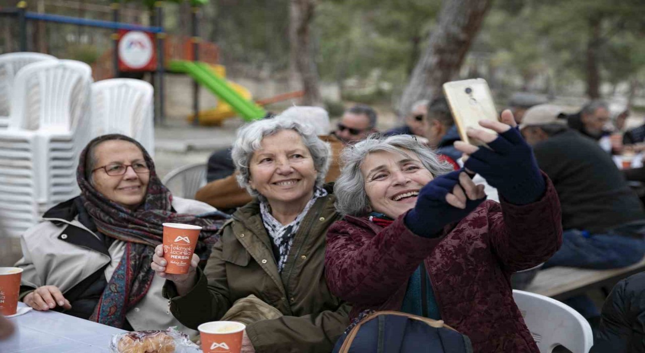Mersinde emekliler tabiat parkında eğlendi
