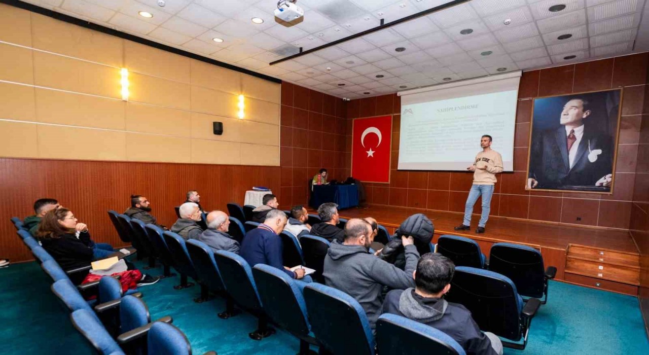 Mersinde ev hayvanları satış yeri sahiplerine eğitim verildi