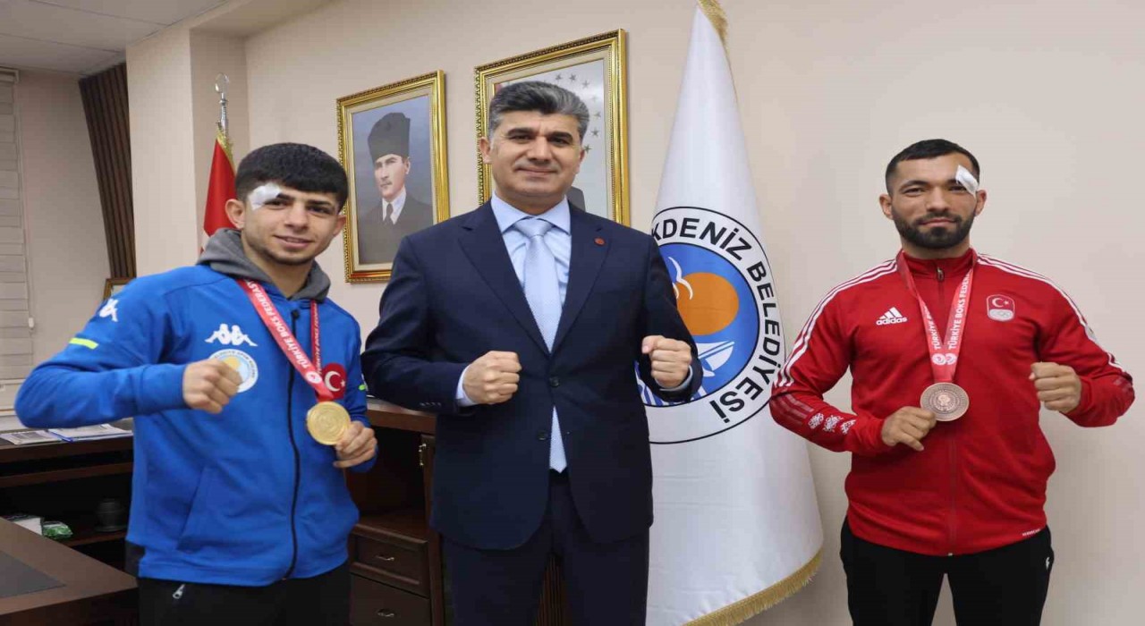 Mersinli boksörler Konyadan madalya ile döndü