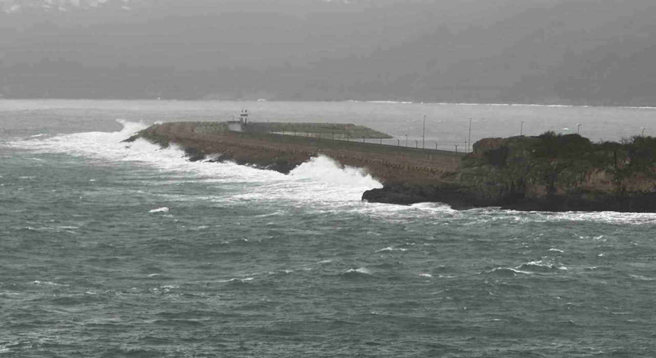 Meteorolojinin uyardığı Bartında fırtına
