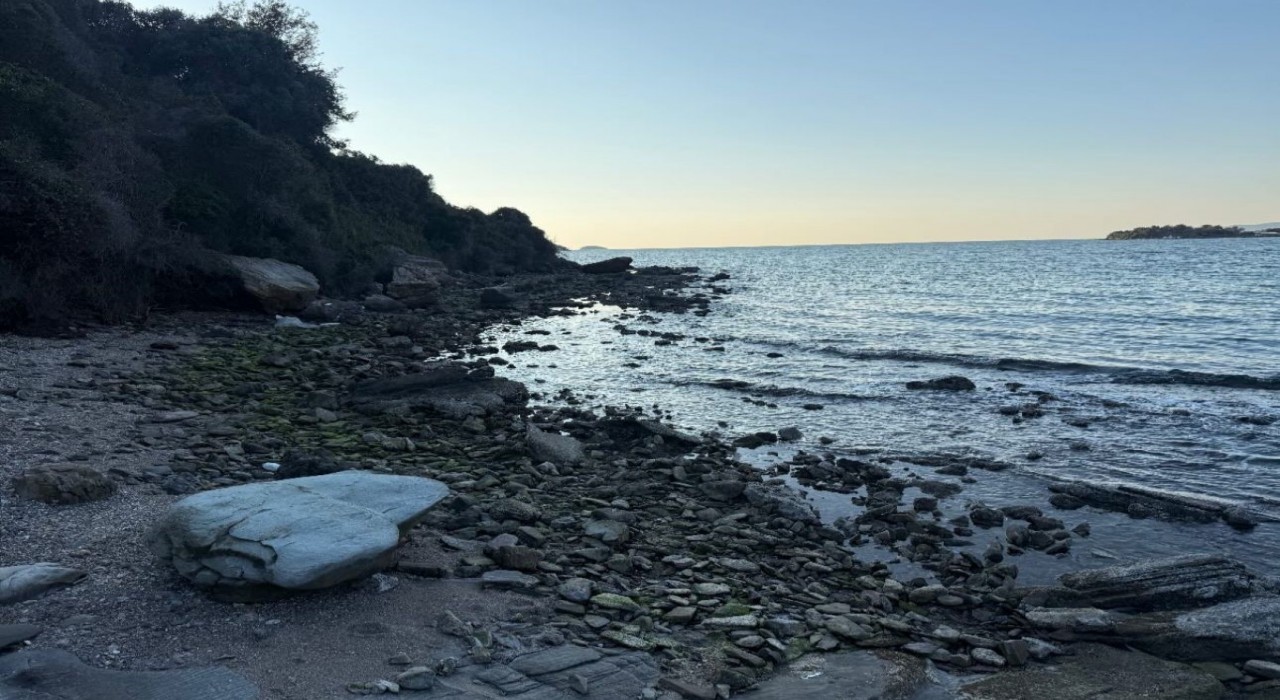 Milas Boğaziçinde deniz suyu çekildi
