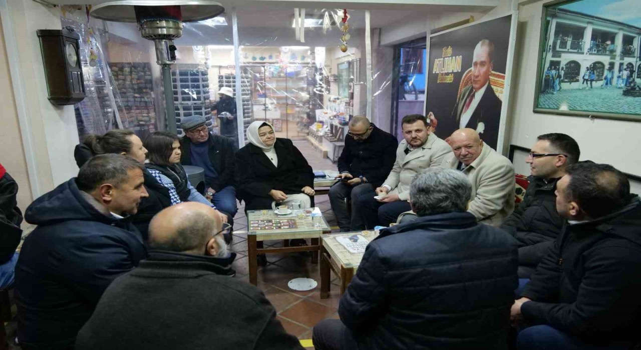 Milletvekili Gürcan, Tarihi Atlıhan Çarşısında esnafın sıkıntılarını dinledi