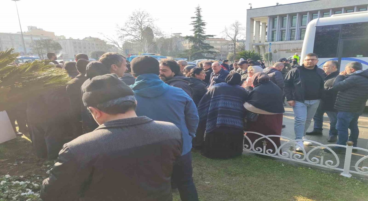 Minibüsleri 8+1 taksiye çevrilen esnaftan, İmamoğluna tepki