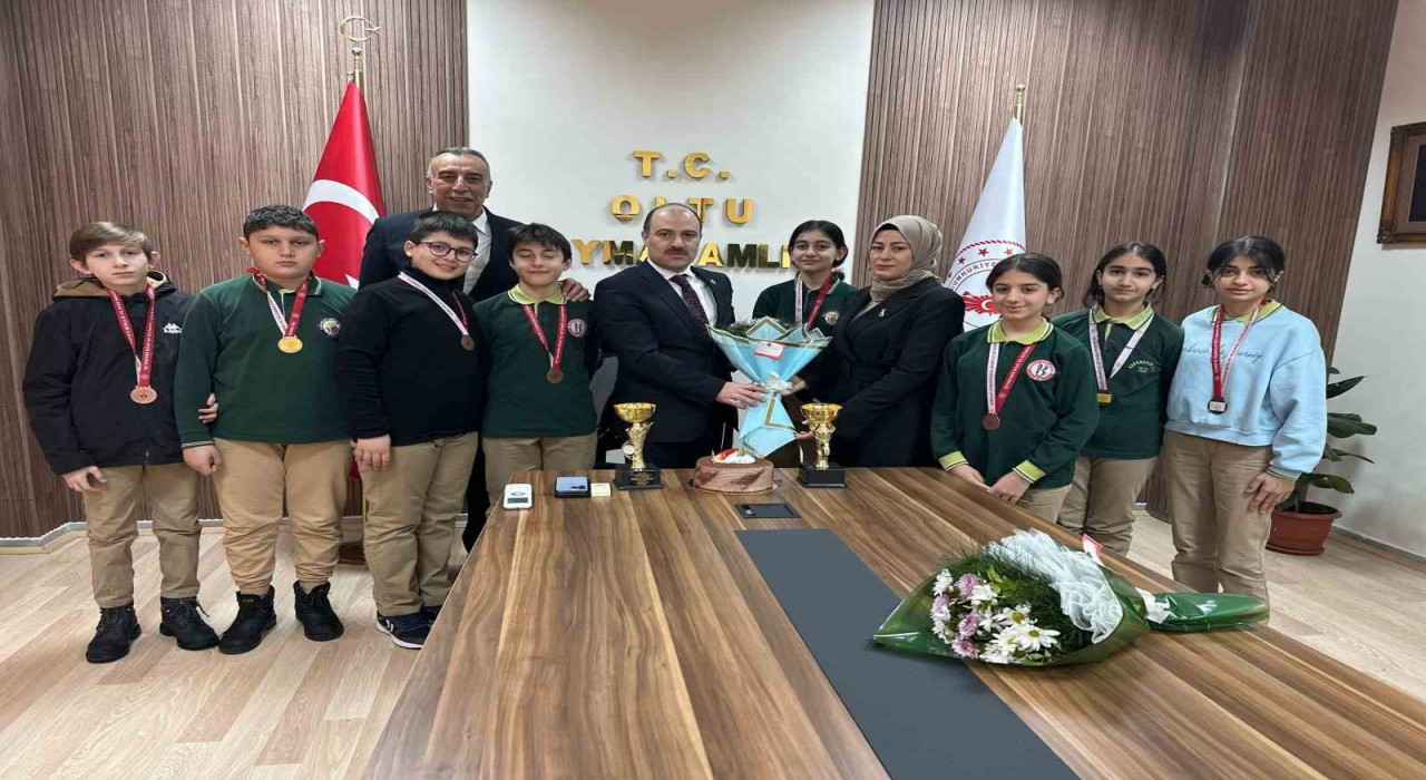 Minik badmintonçular Oltuyu gururlandırdı