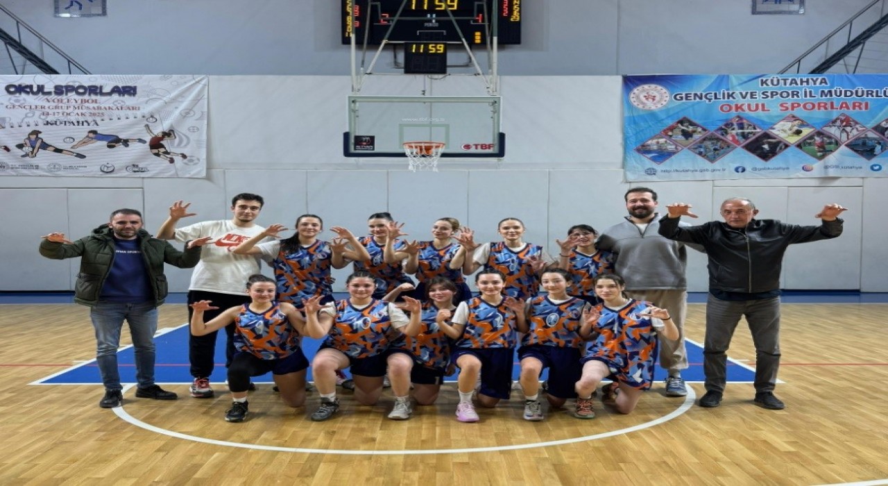 Moymulsporun U18 Kızları Kütahya şampiyonu oldu