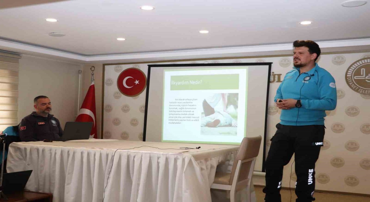 Müftülük personeline ilk yardım eğitimi verildi