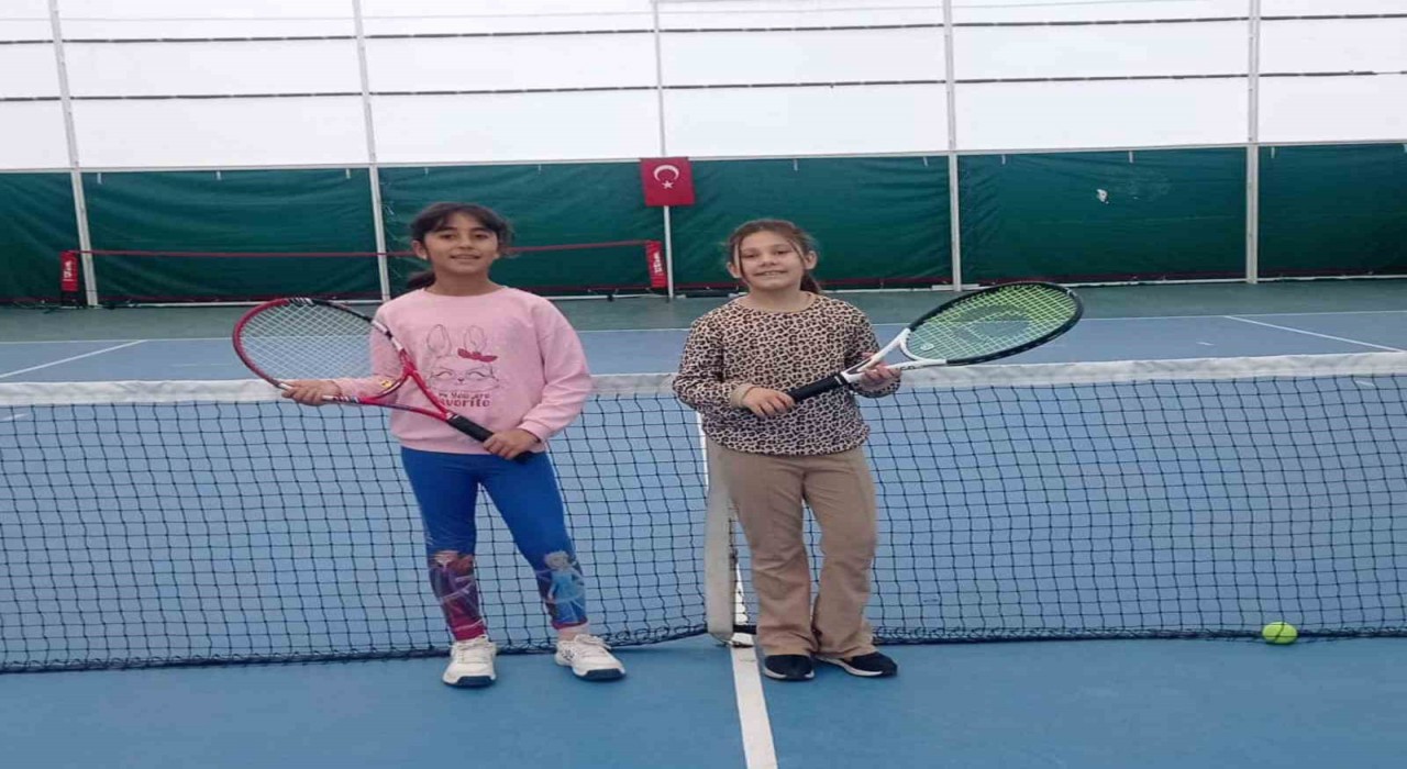 Muğlada GSB Spor Okulları 10-12 Yaş Ara Tatil Tenis Turnuvası tamamlandı
