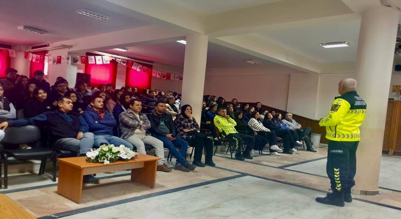 Muğlada Jandarma ekiplerinden öğrencilere Kaskın Kapalı, Yolun Açık Olsun eğitimi