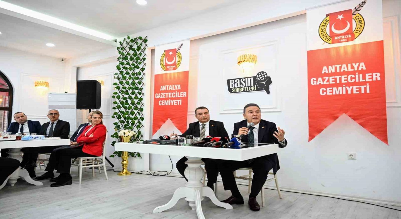 Başkan Böcek Antalya’da 140 Otelin Kapandığını Açıkladı