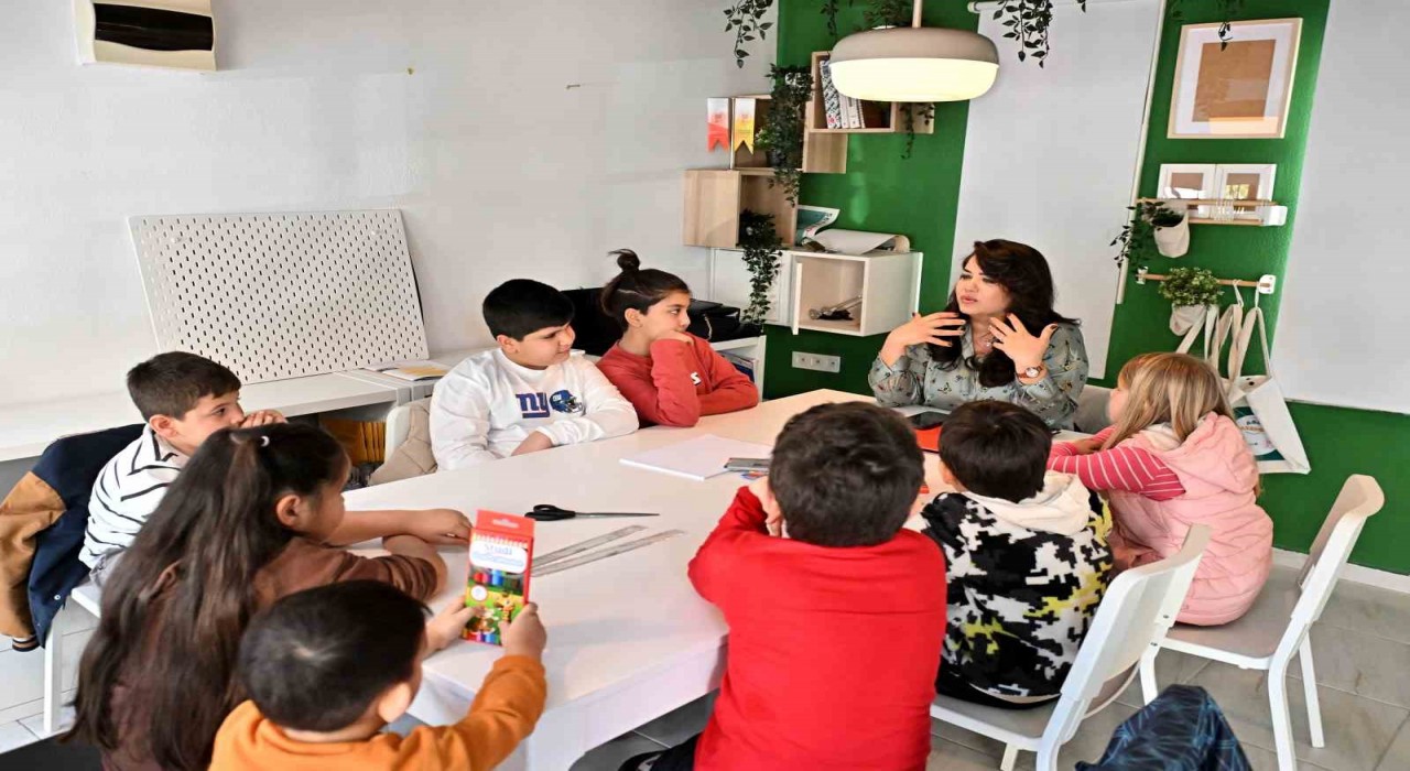 Muratpaşa Belediyesinin felsefe atölyesinde çocuklar hayallerini keşfetti