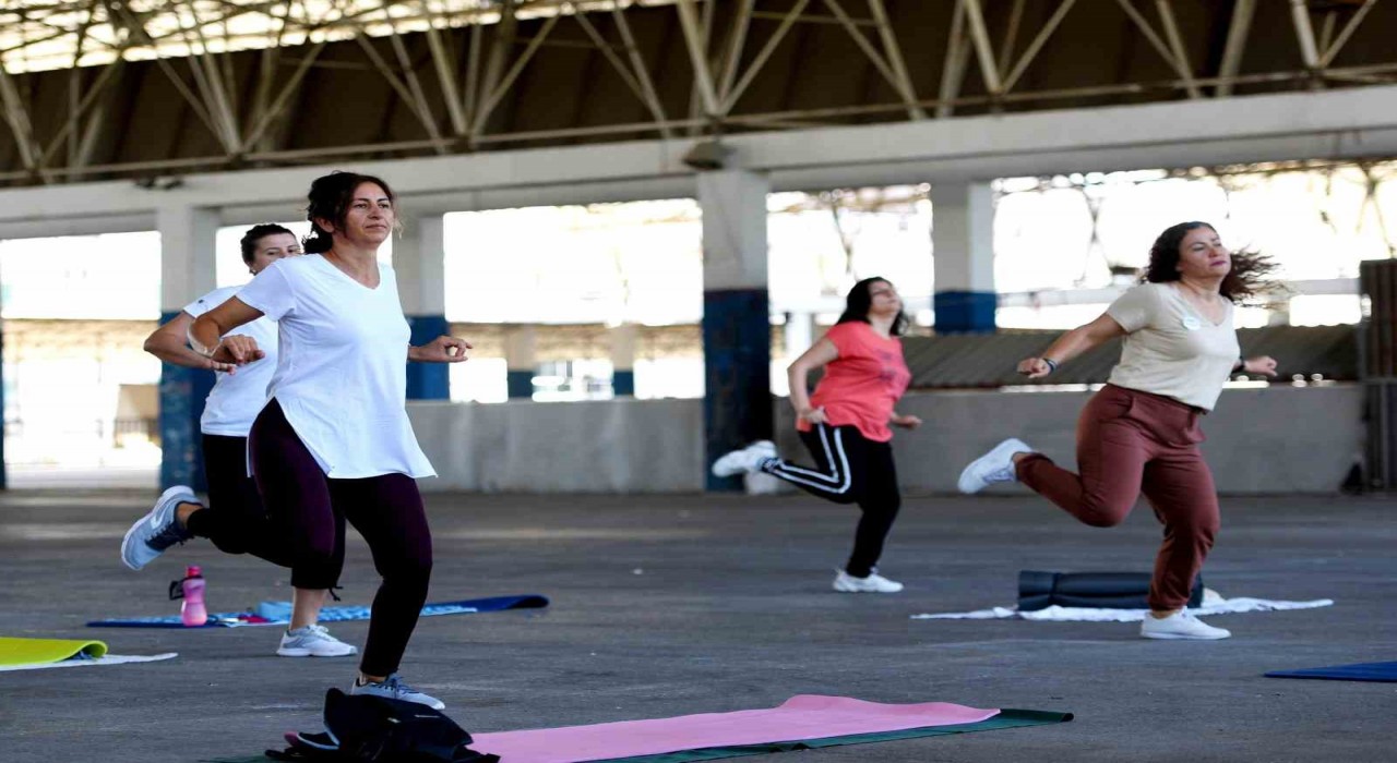 Muratpaşada 16 noktada ücretsiz step, zumba ve pilates kursları başlıyor