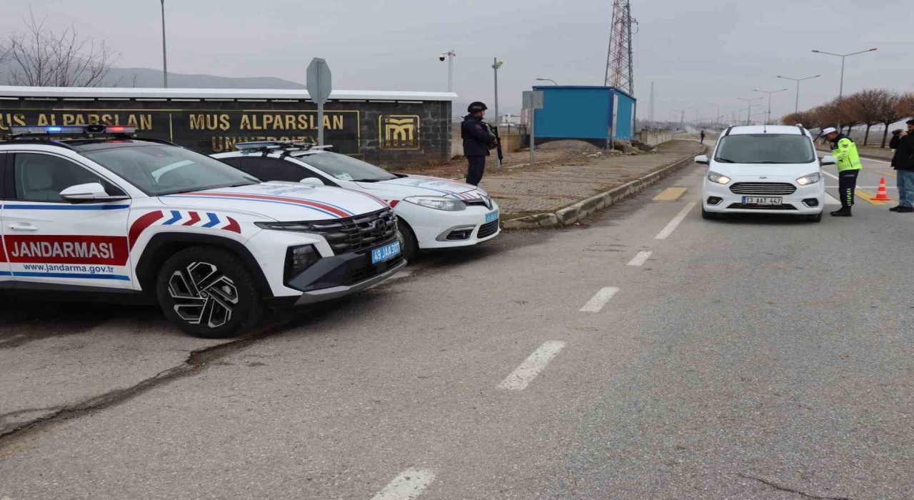 Muşta jandarmadan geniş kapsamlı asayiş uygulaması
