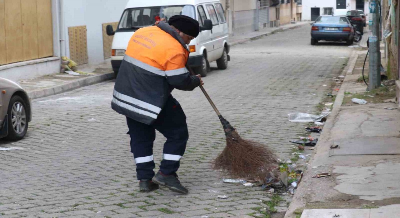 Nazilli Belediyesinin temizlik çalışmaları sürüyor