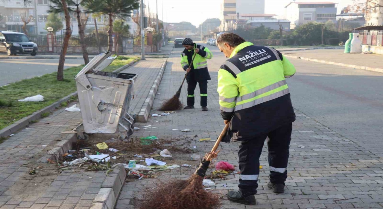 Nazillideki mahallelerde temizlik çalışması sürüyor