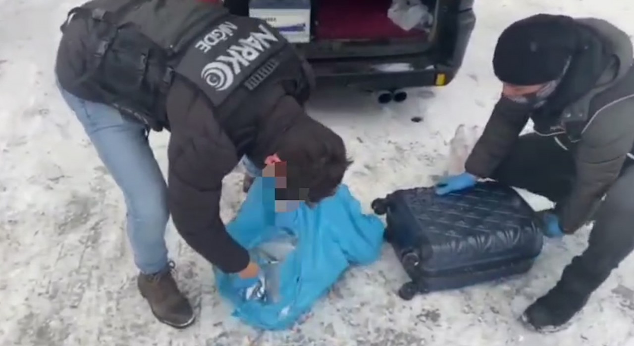 Niğdede 15 kilo uyuşturucu yakalandı