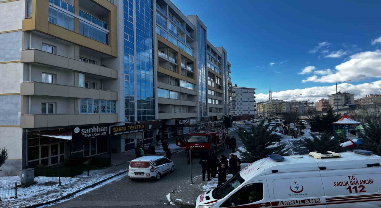 Niğdede evde çıkan yangın büyümeden söndürüldü