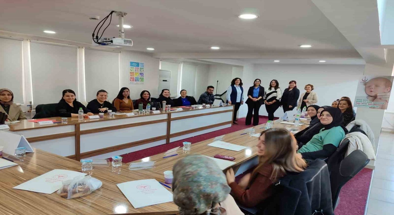Niğdede Sağlık Personeline Anne Sütü ve Emzirme Danışmanlığı eğitimi verildi
