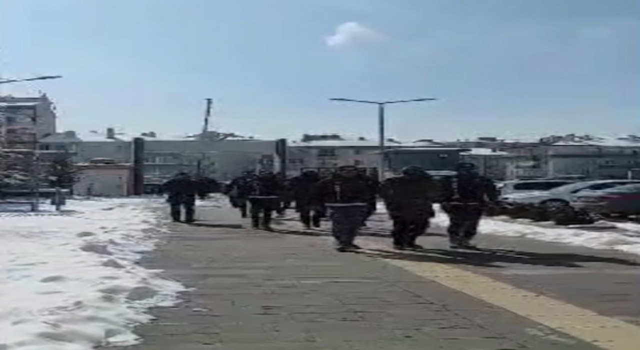 Niğde’de Uyuşturucu Operasyonu: Evden Kimyasal Madde ve Silah Çıktı
