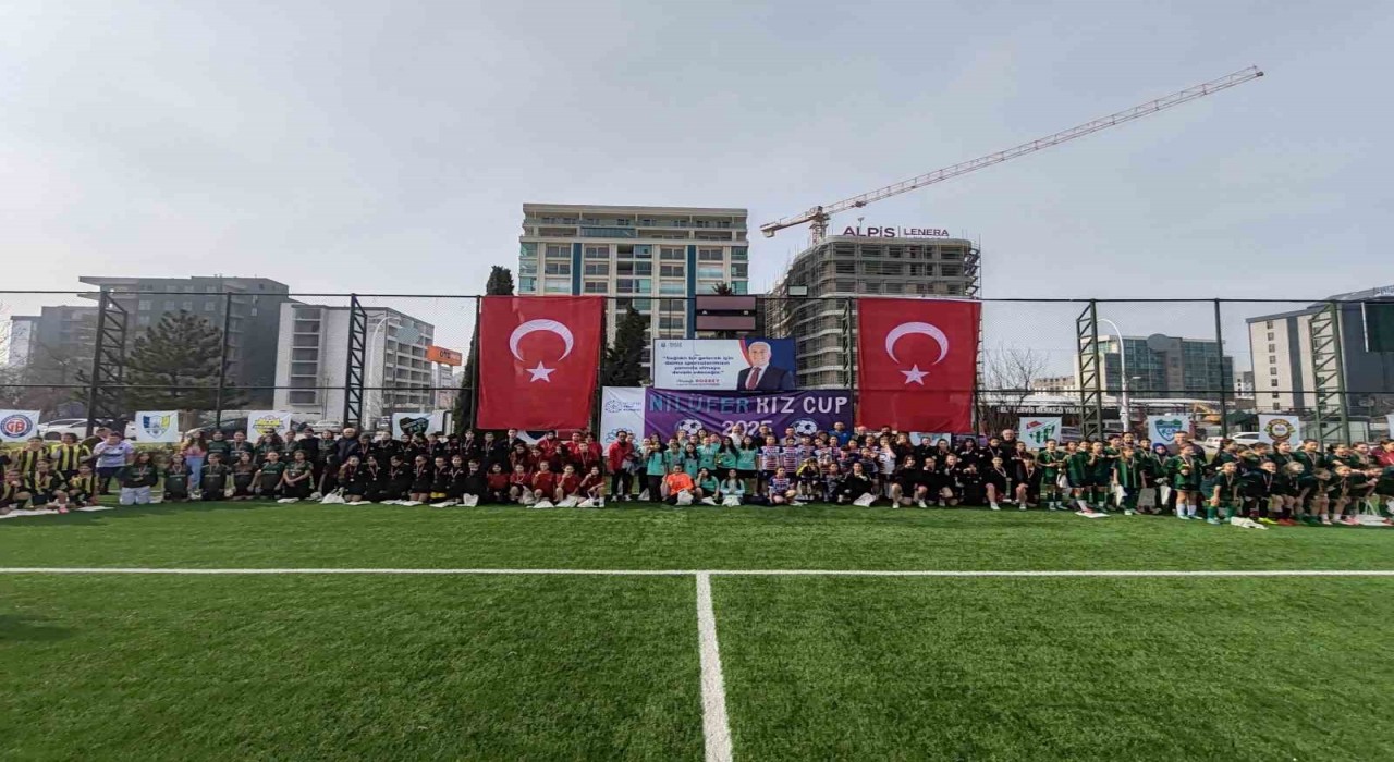 Nilüfer Kız Cup 2025in şampiyonu Ufukspor