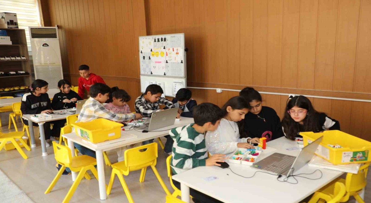 Nizip Bilim Merkezinde çocuklar geleceğe umutla bakıyor