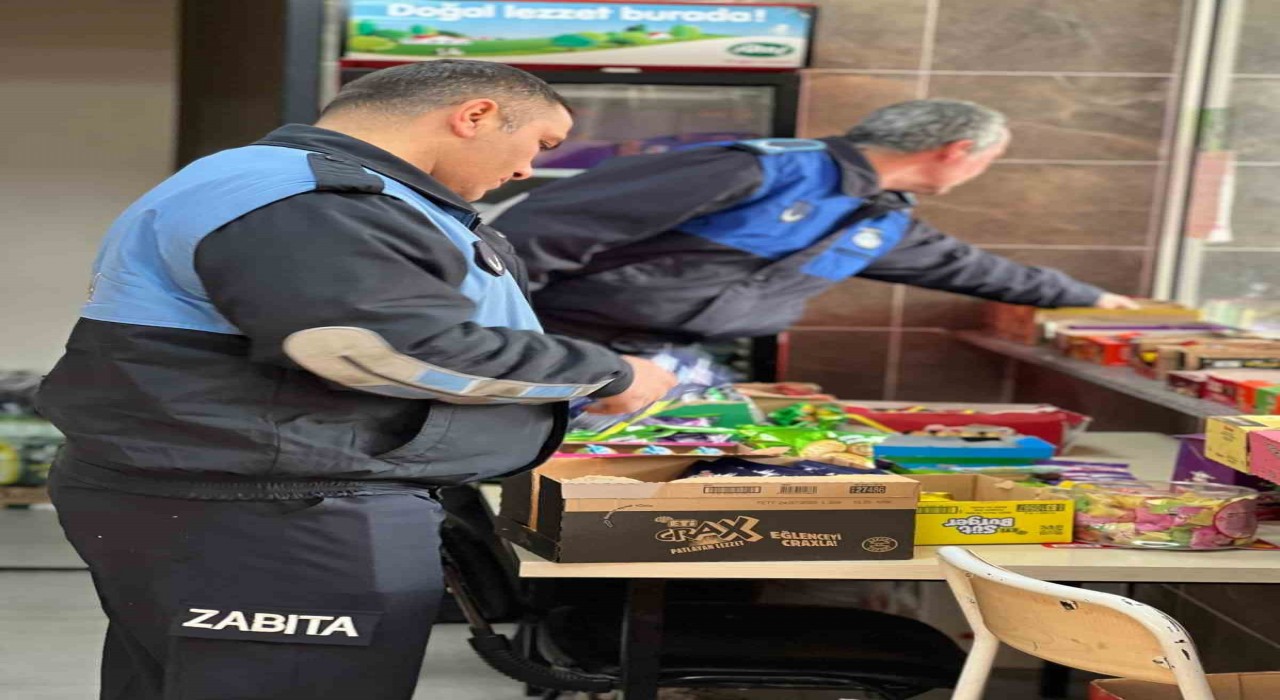 Nizipte zabıta ekipleri okul kantinlerini denetledi