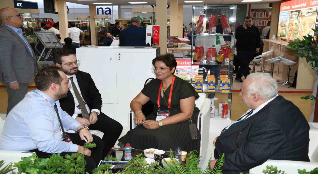 OBA Makarna Dubaide dev iş anlaşmalarına imza attı