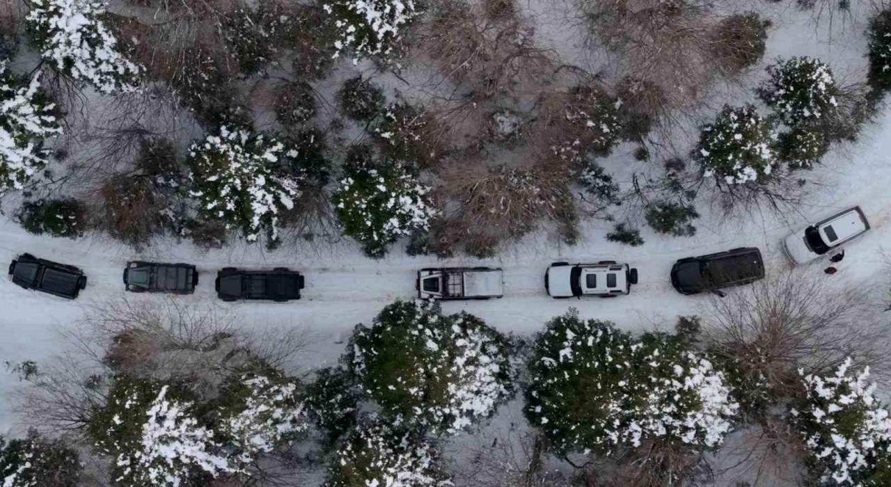 Bolu’da Off-Road Tutkunları Karla Kaplı Parkurda Buluştu