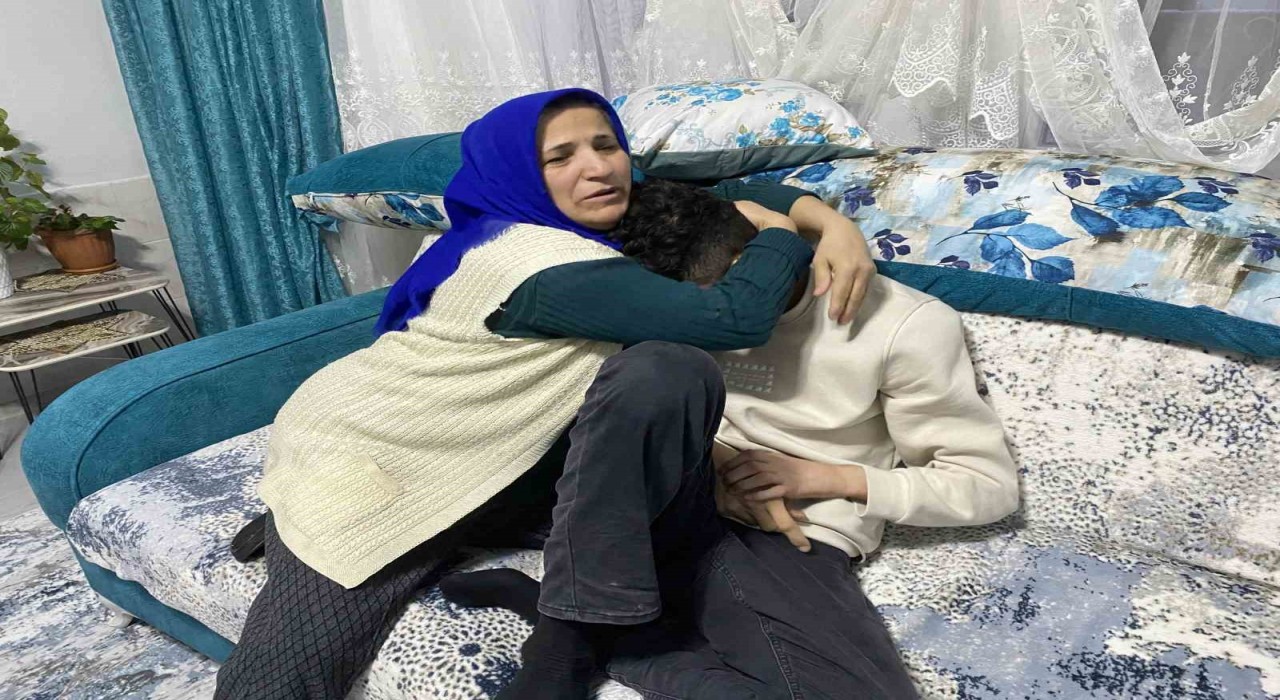 Oğlu tik rahatsızlığına yakalanan annenin feryadı: Yavrum gözlerimin önünde eriyor
