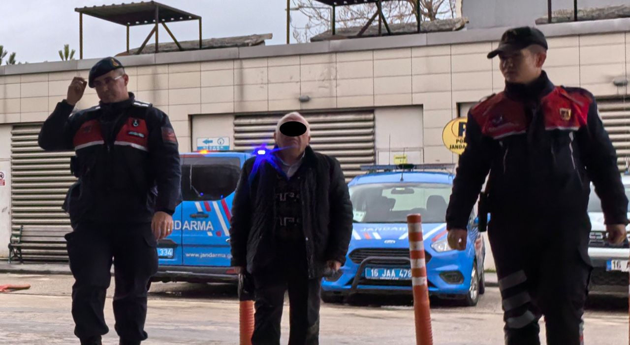 Oğluna Vurduğu İddia Edilen Müdür Yardımcısı Darbedildi