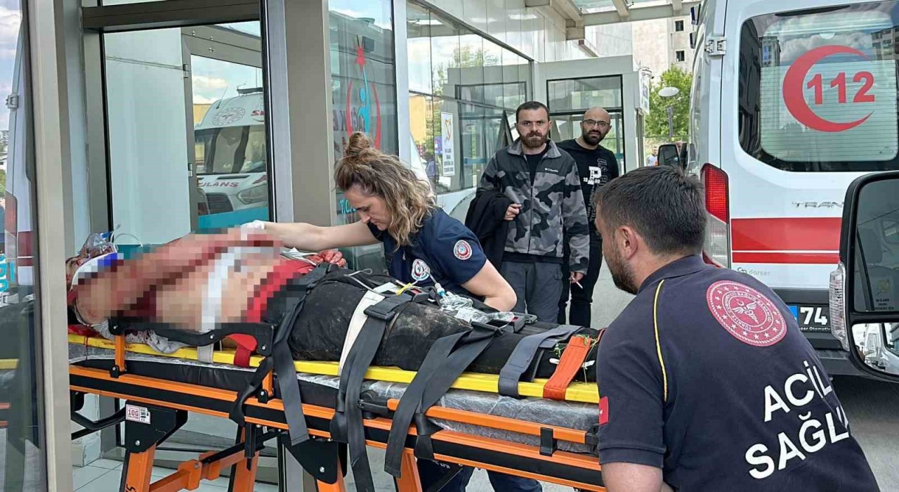 Önce bıçakladı, sonra balkondan attı: Mahkemede pişmanım dedi