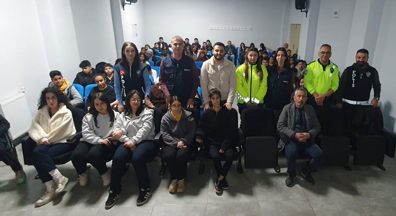 Osmaniye Emniyetinden Öğrencilere Siber Güvenlik Semineri