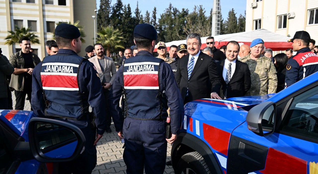 Osmaniye İl Jandarma Komutanlığı’na 17 Yeni Araç Teslim Edildi