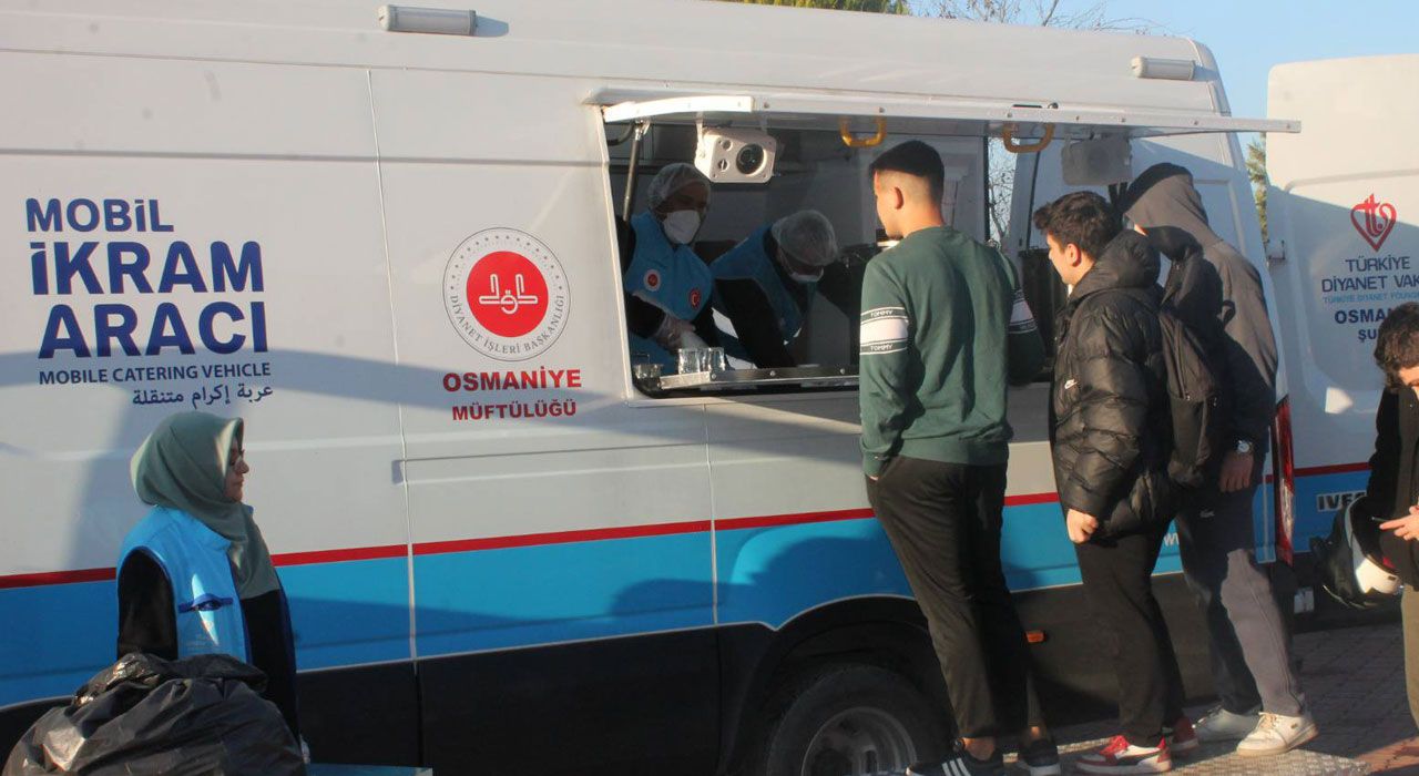 Osmaniye İl Müftülüğünden Öğrencilere Sıcak Çorba İkramı