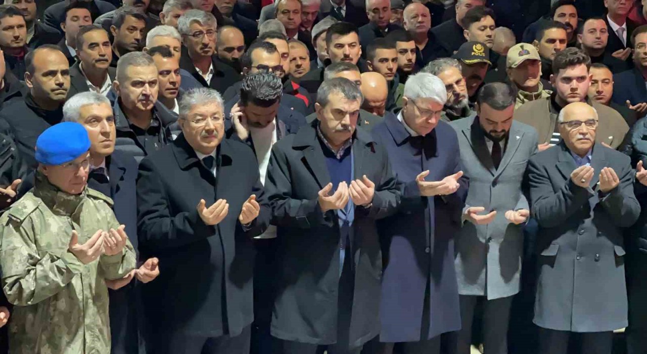 Osmaniyede deprem şehitleri için sessiz yürüyüş ve anma programı düzenlendi