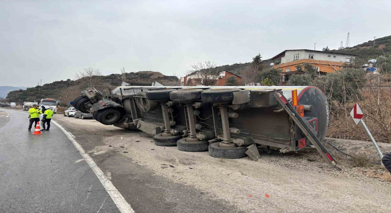 Osmaniye'de kontrolden çıkan tanker devrildi